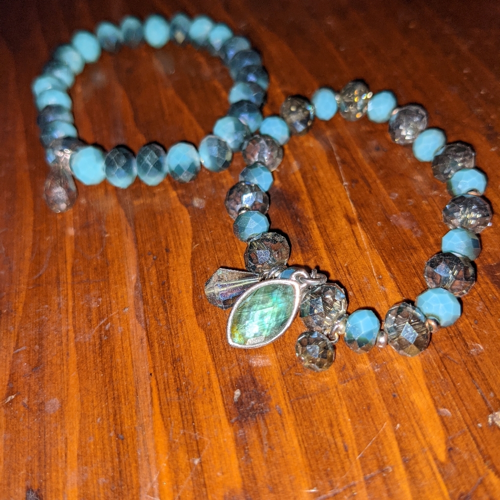 5 bracelets - Picture 4 of 5